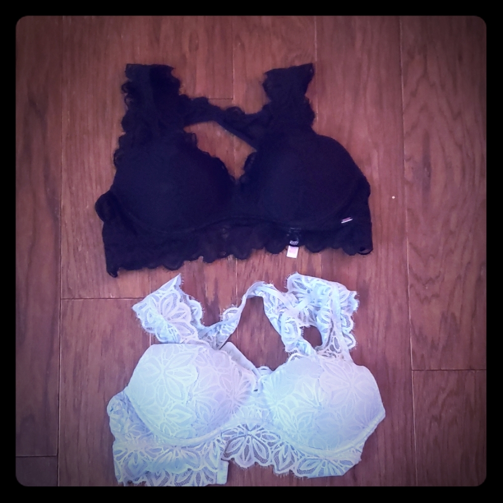 Worn once 2 Victoria's secret bras
